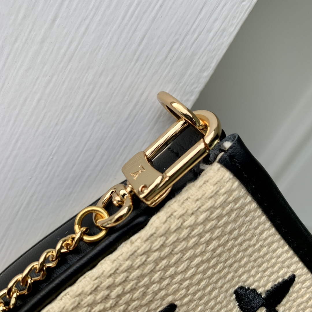 LV M82472 Louis Vuitton Mini Pochette Accessoires Black