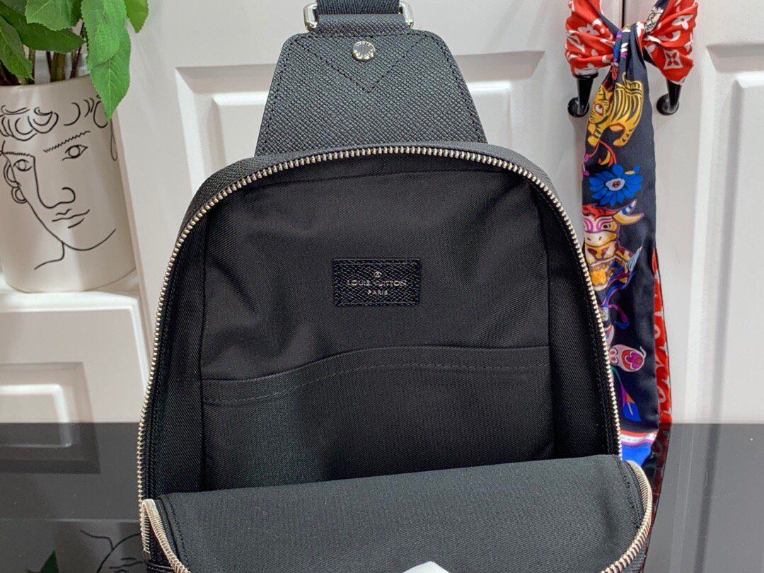 LV M30443 Louis Vuitton Avenue Sling Bag Black