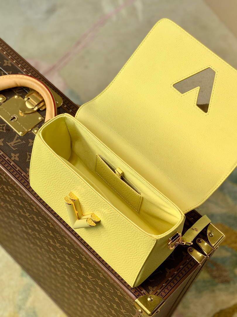 LV M58688 Louis Vuitton Twist MM Leathers Handbag Ginger Yellow