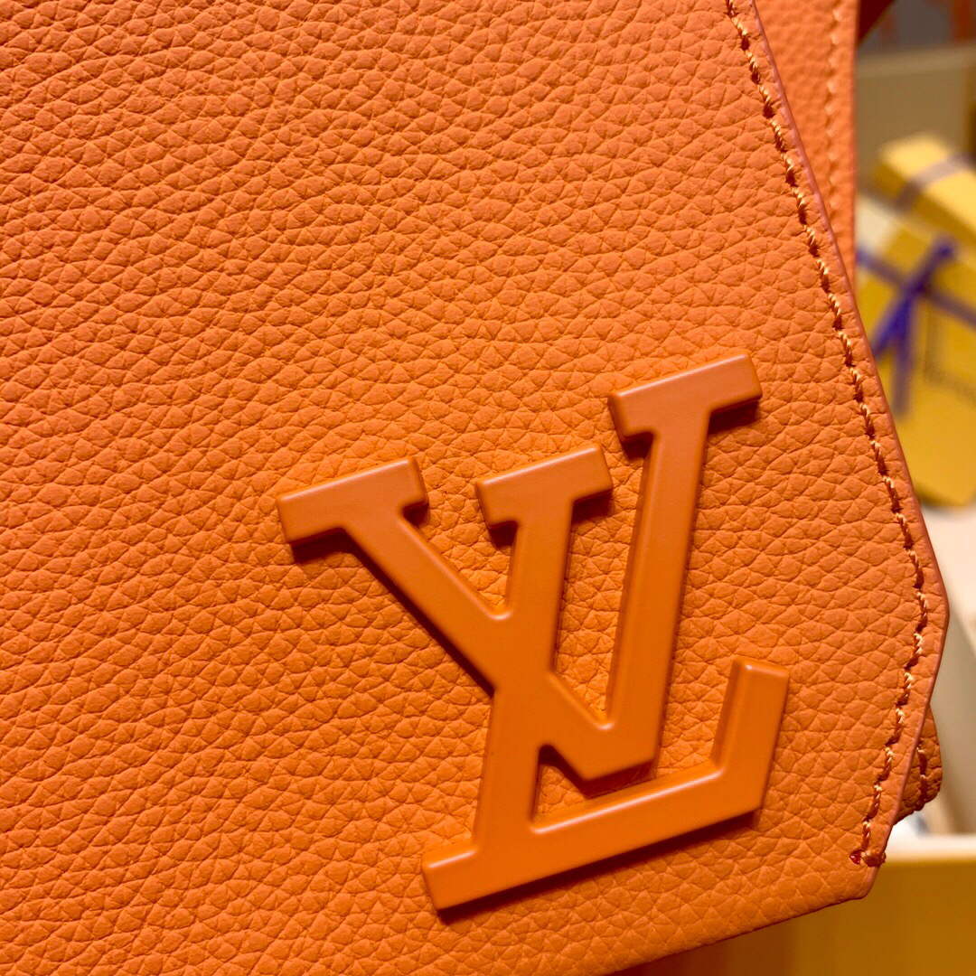 LV M59625 Louis Vuitton New Sling Bag Orange