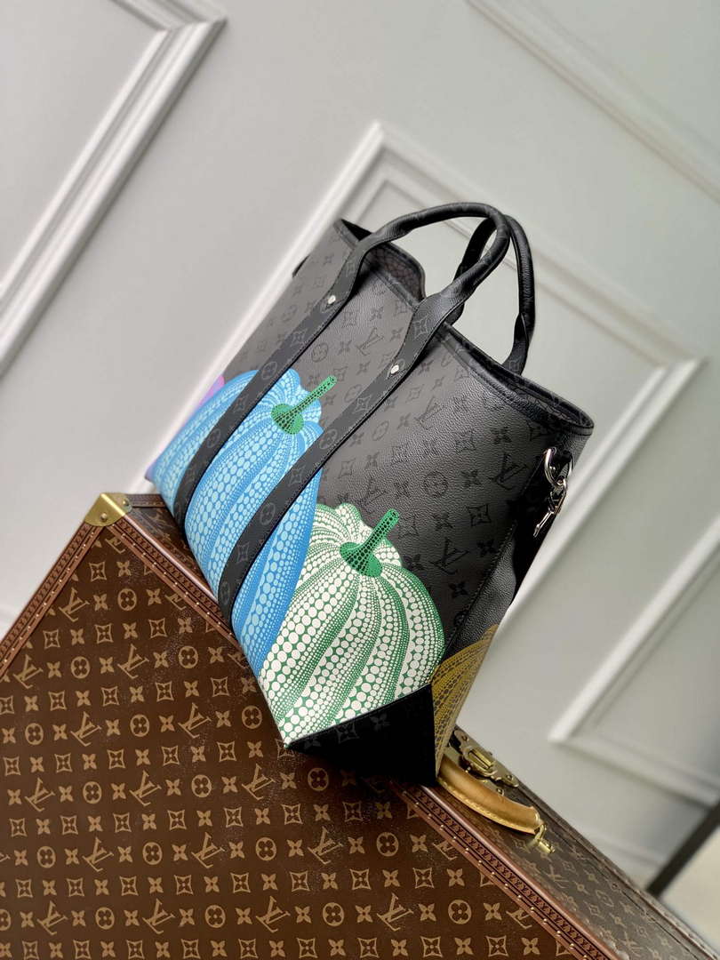 LV M46434 Louis Vuitton LV x YK Weekend Tote