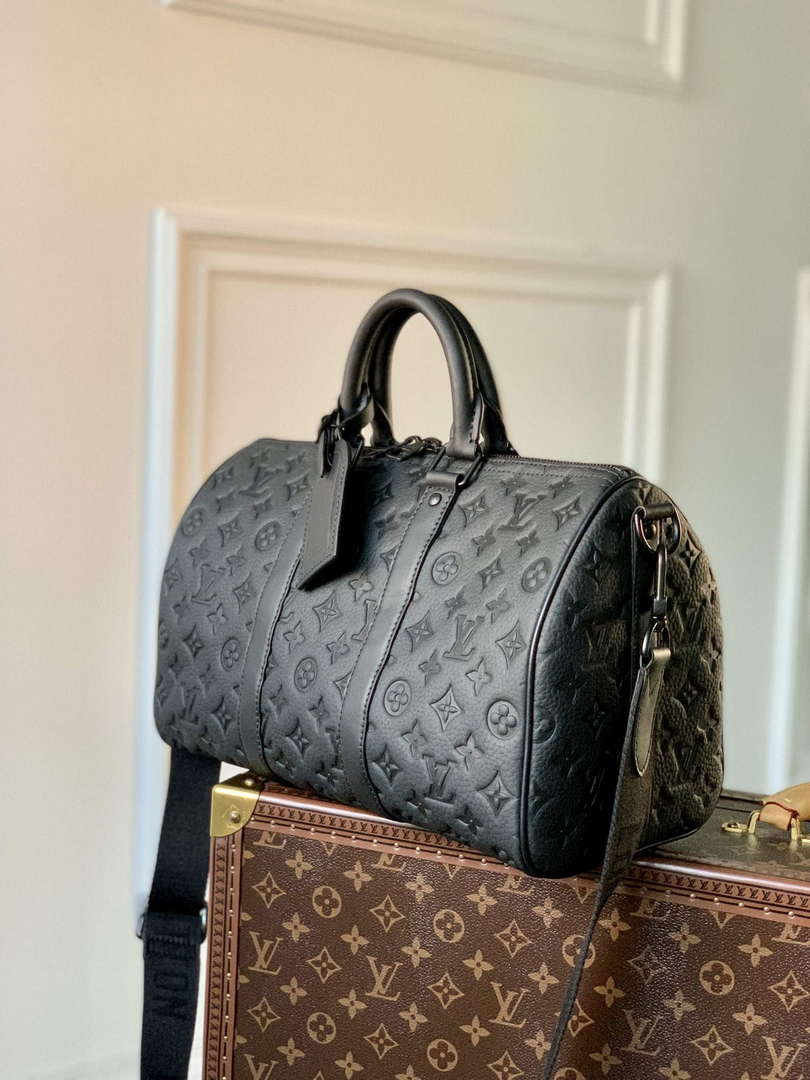 LV M22765 Louis Vuitton Keepall Bandouli��re 35 Bag Black