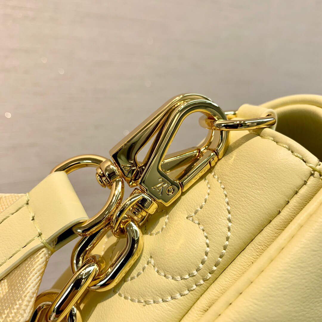 LV M81400 Louis Vuitton Wallet On Strap Bubblegram Banane Yellow