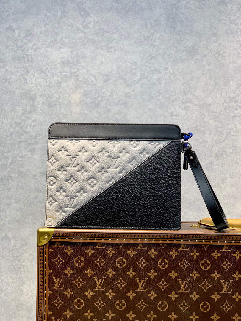 LV M81310 Louis Vuitton Standing Pouch Other Leathers