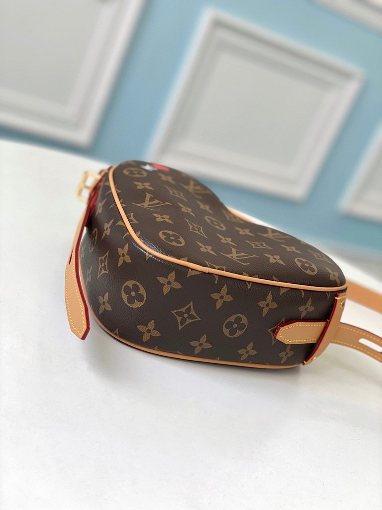 LV M57456 Louis Vuitton Game On Cur Crossbody Bag Monogram