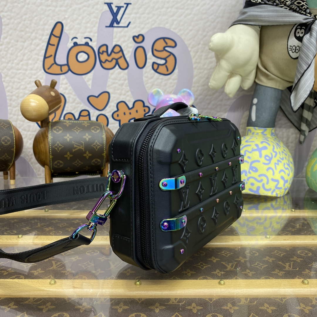 LV M21935 Louis Vuitton Future Trunk Bag Black