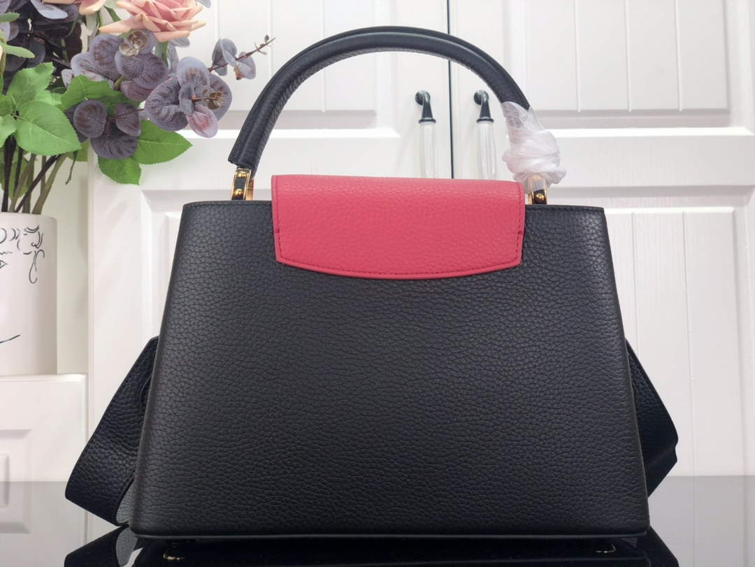 LV M59882 Louis Vuitton Capucines MM Handbag Black