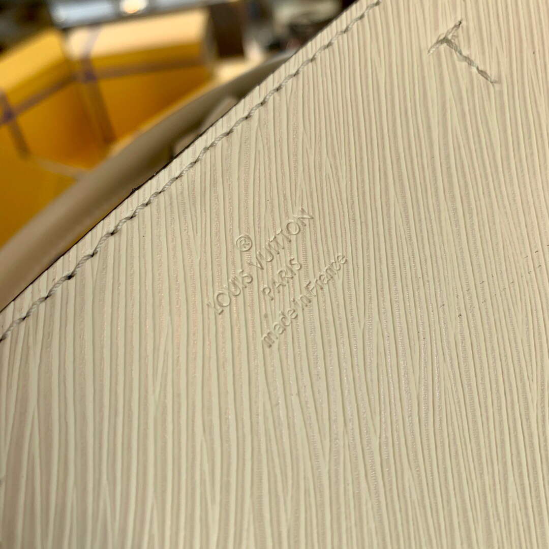 LV M20520 Louis Vuitton Marelle Tote BB Quartz White