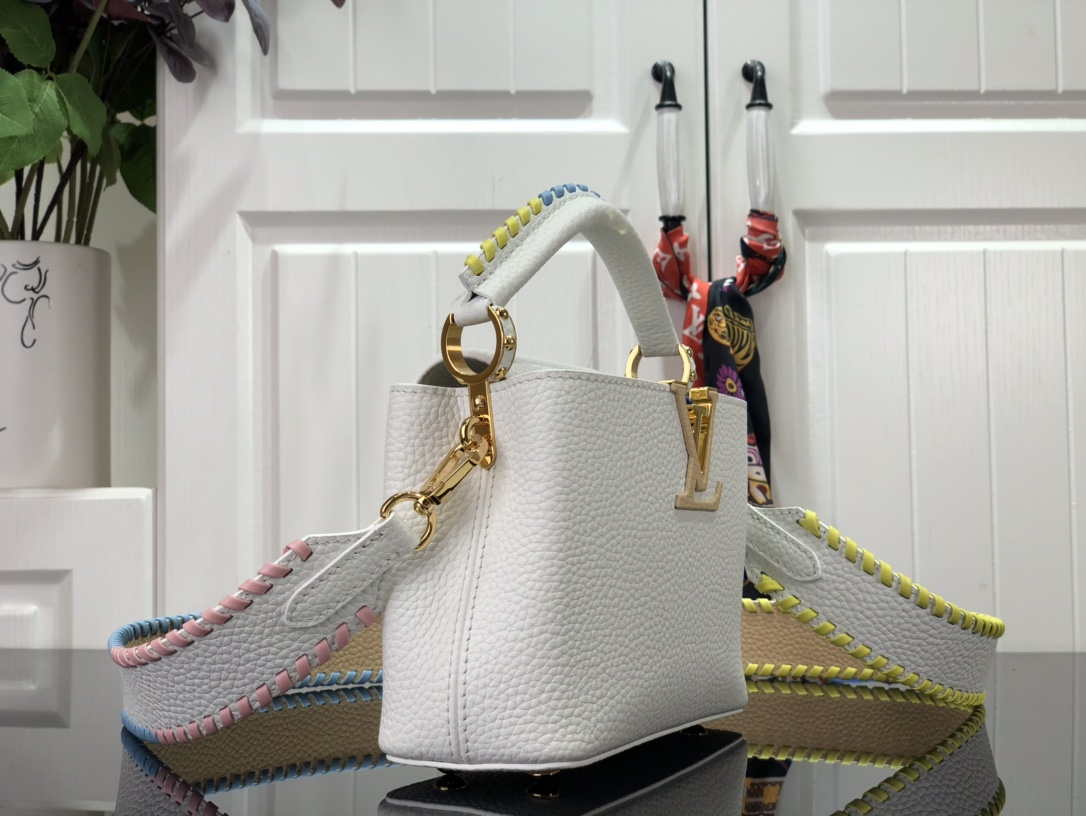 LV M57671 Louis Vuitton Capucines MM Handbag White