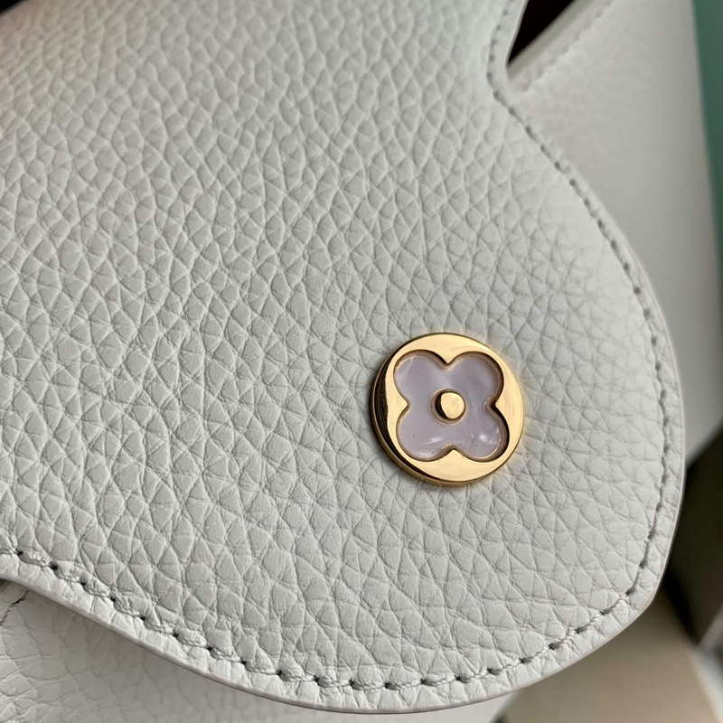LV M22121 Louis Vuitton Capucines Mini Handbag Snow White