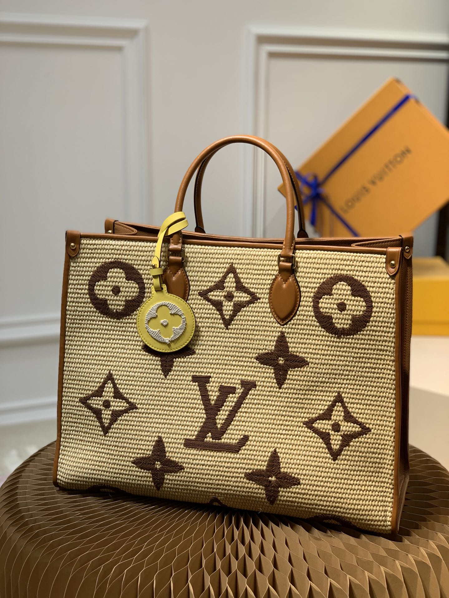 LV M57644 Louis Vuitton Onthego GM Tote Bag Tan