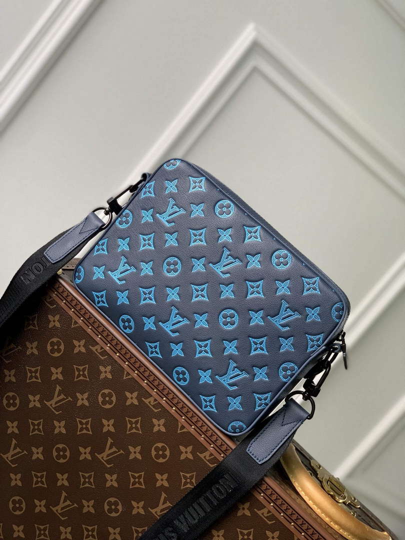 LV M46604 Louis Vuitton Trio Messenger Navy River Blue