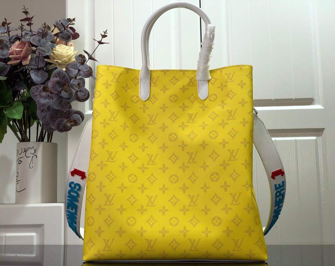 LV M46112 Louis Vuitton Carry It Bag 32cm Monogram Canvas Spring/Summer 2021 Collection Yellow