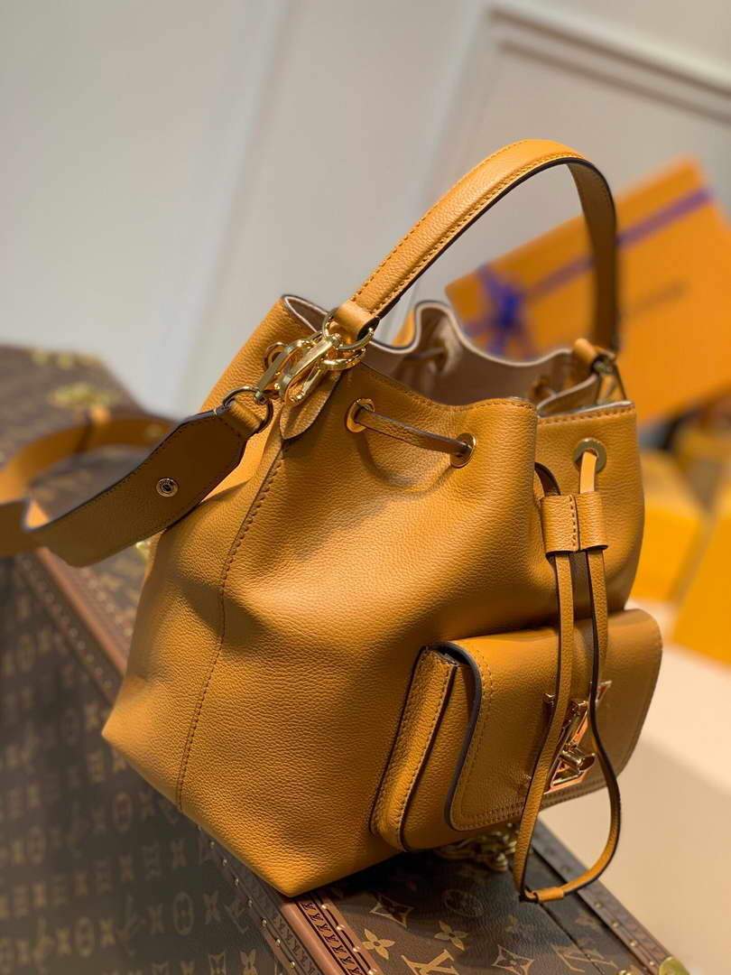 LV M57689 Louis Vuitton Lockme Bucket Bag M57687 M57688 Arizona Beige