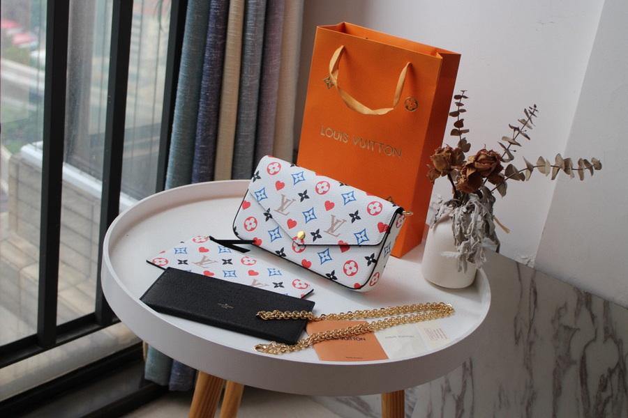 LV M80232 Louis Vuitton M69977 Game on Felicie Pochette Bag White