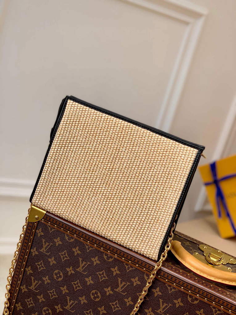 LV M81366 Louis Vuitton Toiletry Pouch On Chain Natural Black