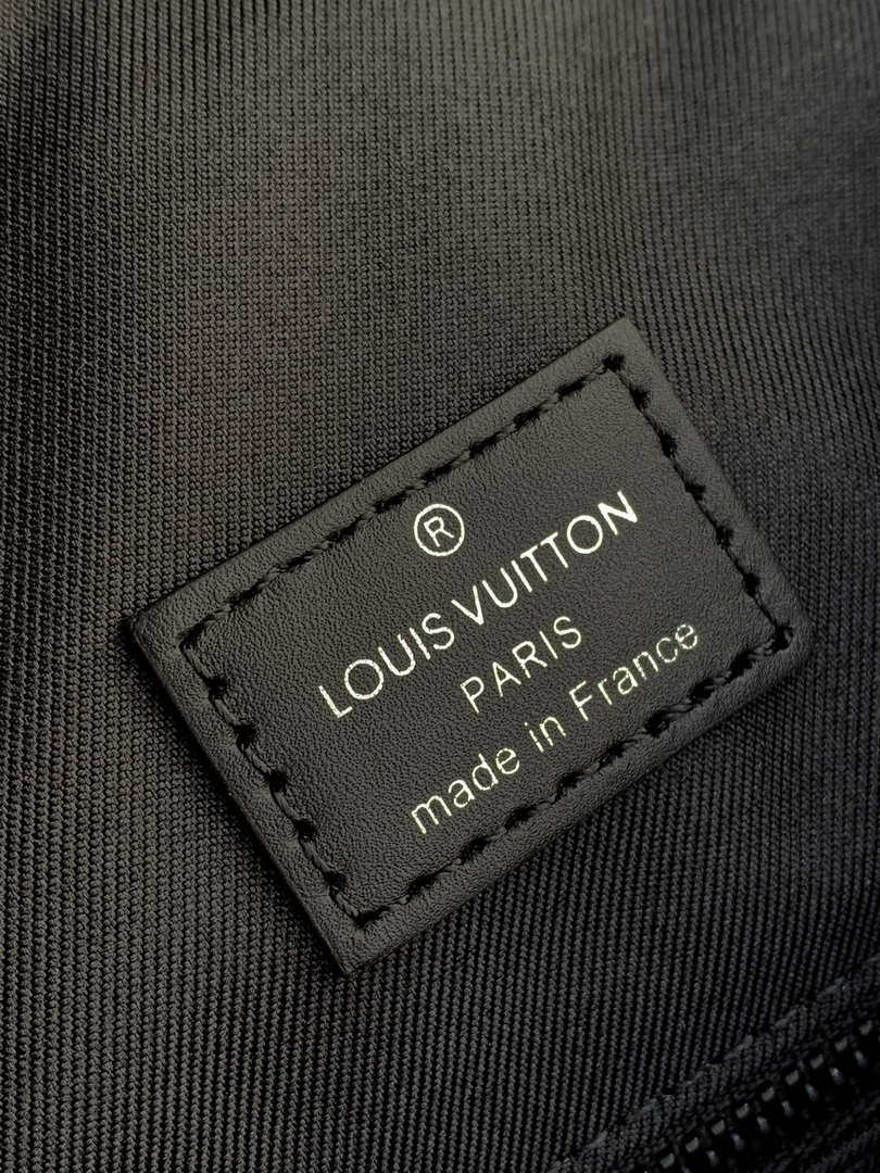 Louis Vuitton LV M55699 Christopher Backpack Taurillon Monogram N41379 Black