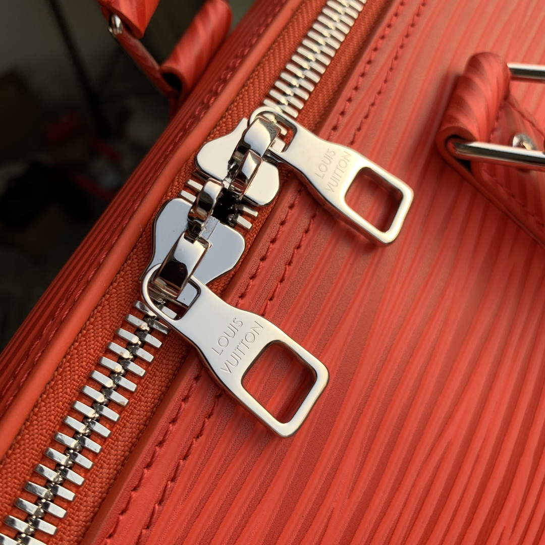 LV M23721 Louis Vuitton Keepall Bandouli��re 50 Bag Vermillion Red