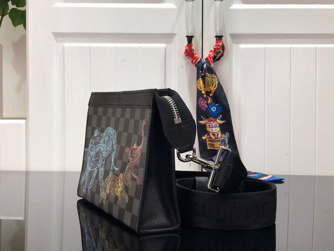 LV N64608 Louis Vuitton Gaston Wearable Wallet Black