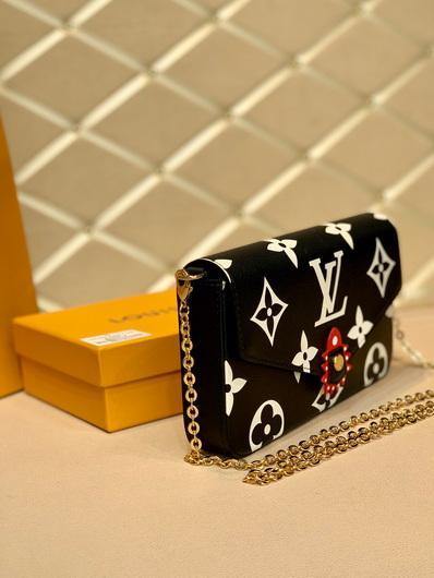 LV M69515 Louis Vuitton Crafty F��licie Pochette Black