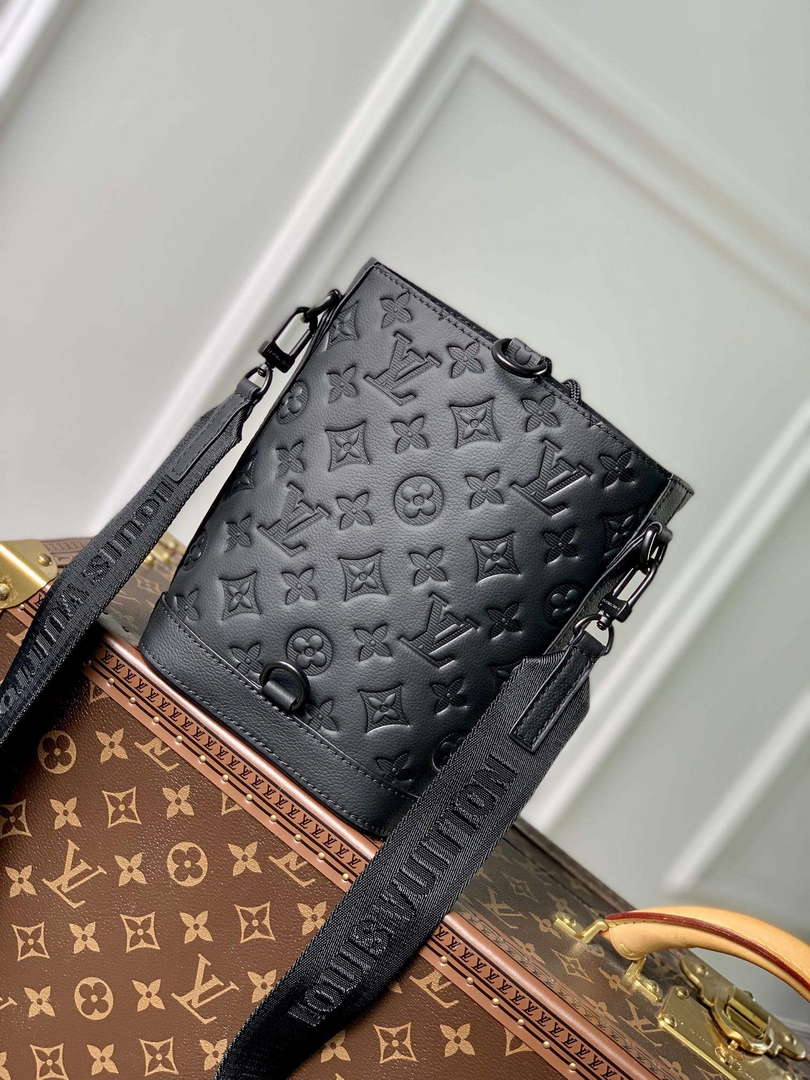 LV M82248 Louis Vuitton Noe Sling Bag Black