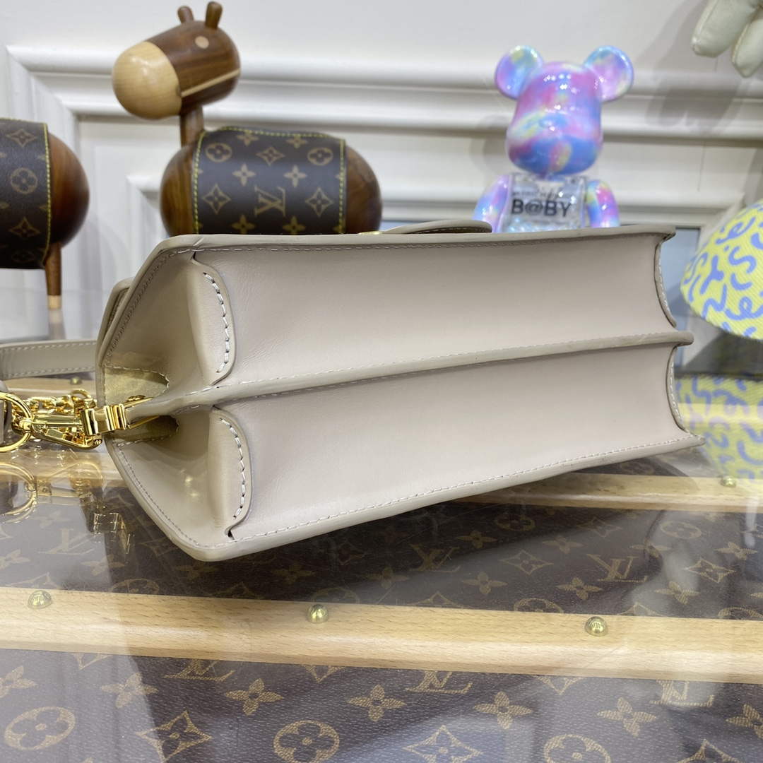 LV M22955 Louis Vuitton Dauphine East West Handbag Khaki