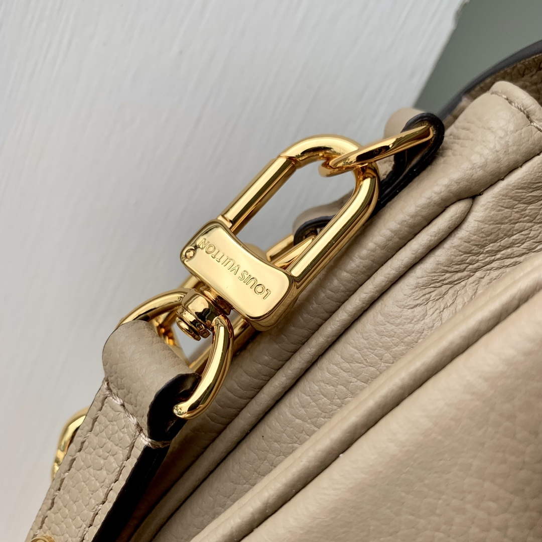 LV M23081 Louis Vuitton Pochette M��tis East West Handbag