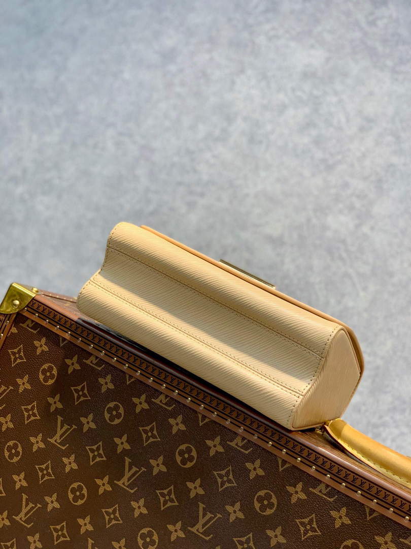 LV M59884 Louis Vuitton Twist MM Handbag skin color