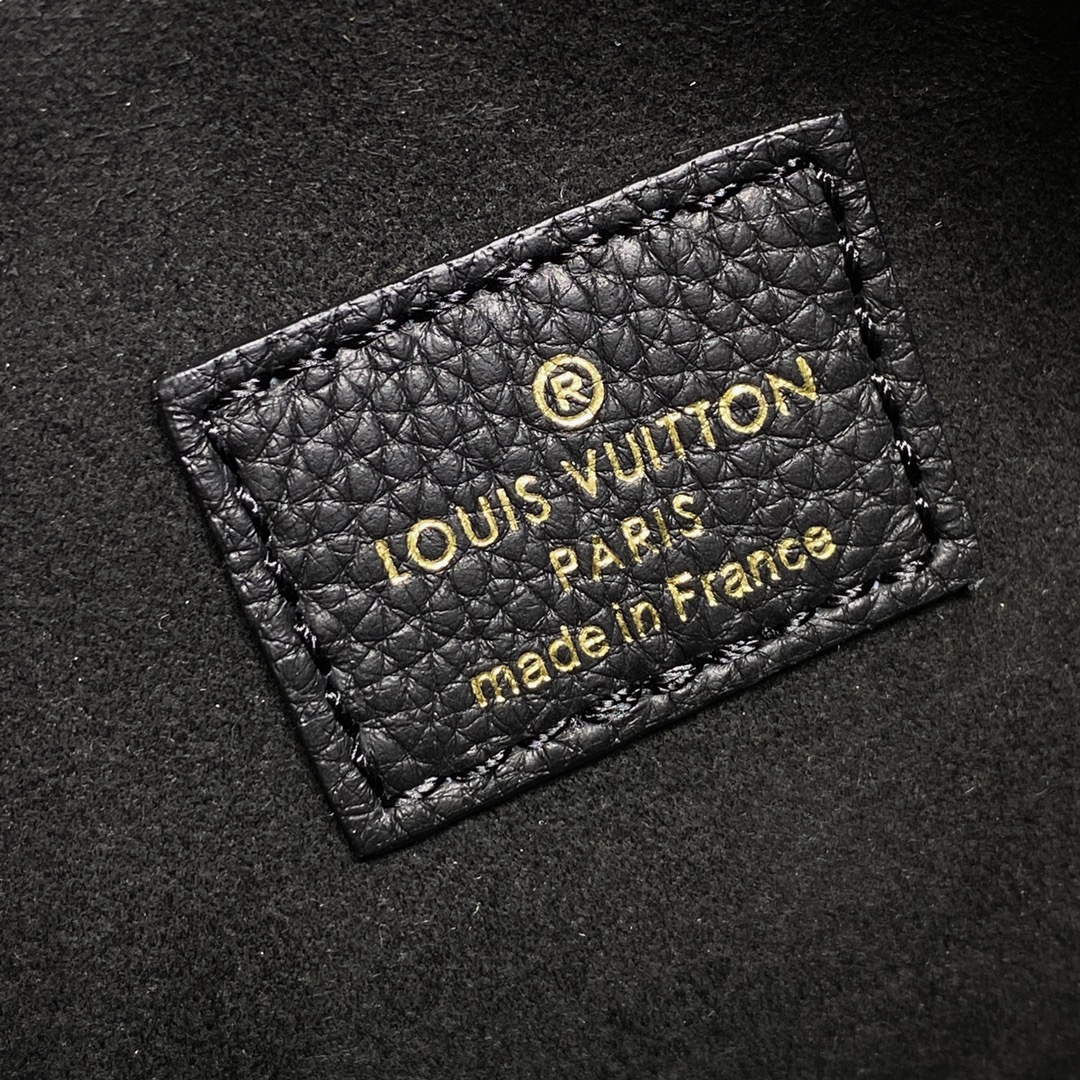 LV M22311 Louis Vuitton Lock   Go Handbag Black