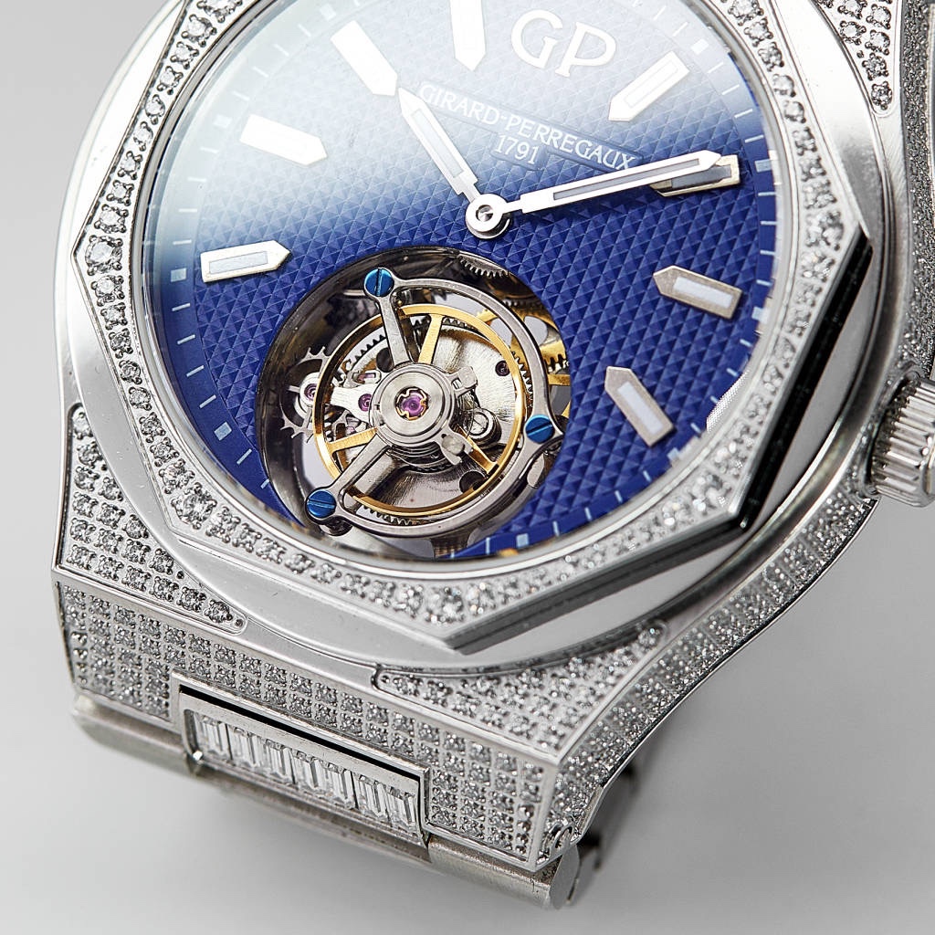 Girard-Perregaux Zhi. Perregaux GP Laureato Chronograph Laurel Tourbillon watch!