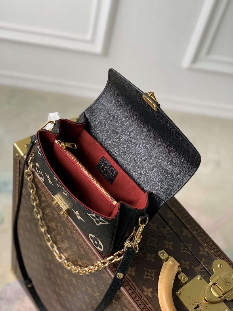 LV M46596 Louis Vuitton Pochette M��tis East West Handbag