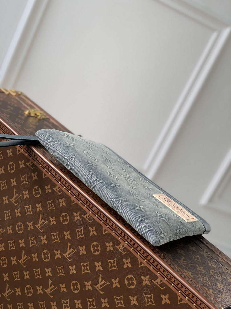 LV M82313 Louis Vuitton Pochette To-Go Bag