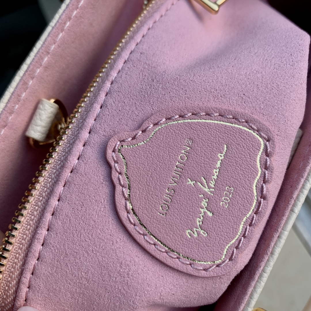 LV M21732 Louis Vuitton LV x YK OnTheGo PM Quartz