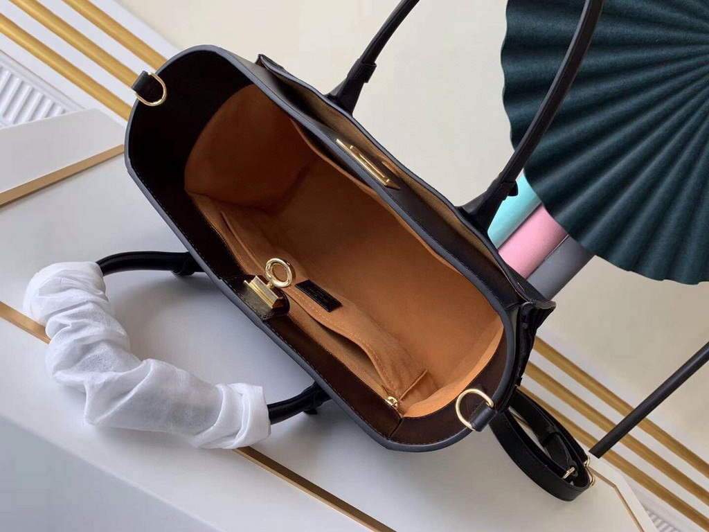 LV M53826 Louis Vuitton M53825 on My Side High end Leathers Tote bag Black