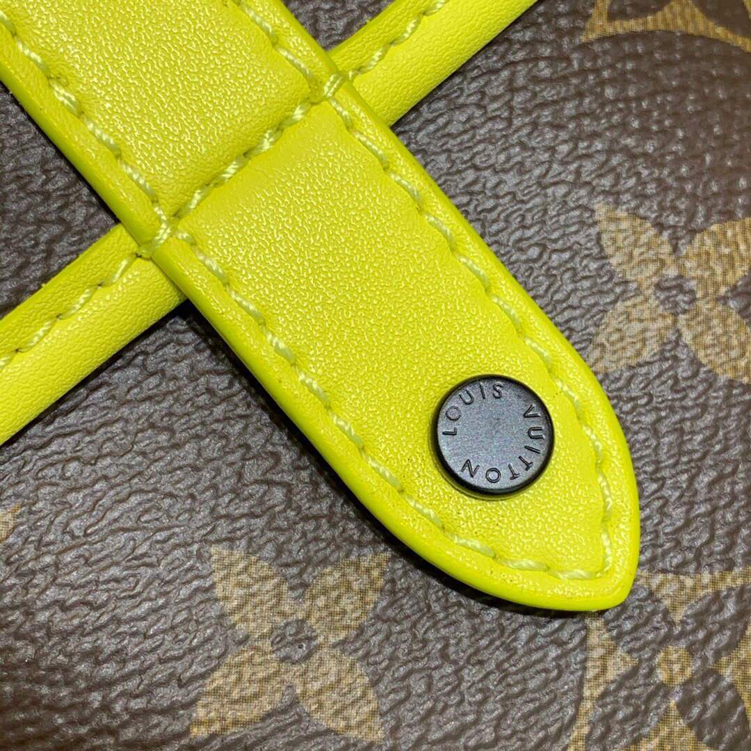LV M69404 Louis Vuitton Christopher Wearable Wallet Monogram