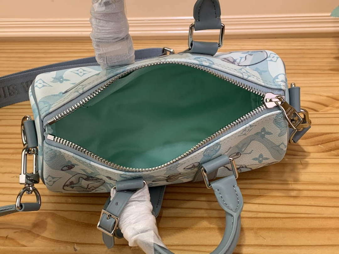 LV M22527 Louis Vuitton Keepall Bandouli��re 25 Bag Crystal Blue