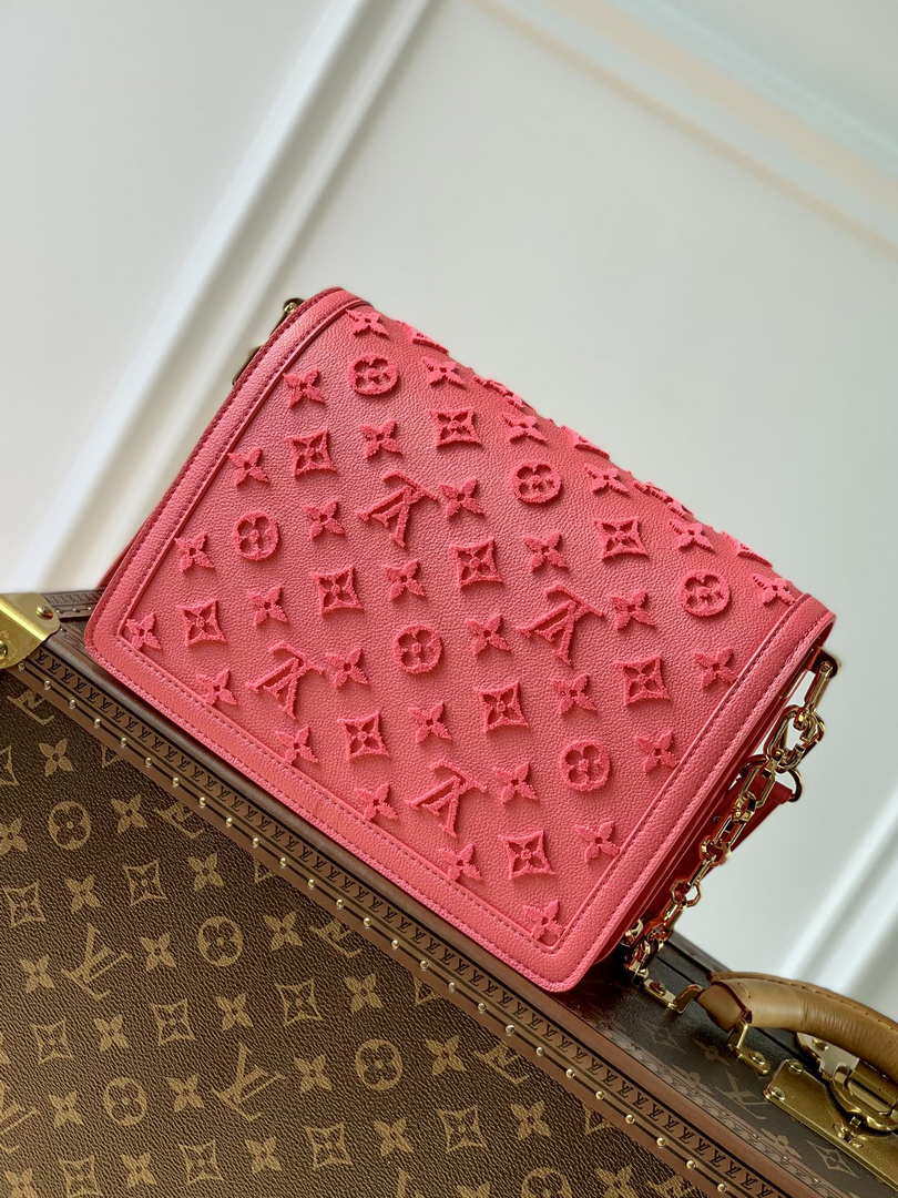LV M20749 Louis Vuitton Dauphine MM Bag Monogram Fluo Pink