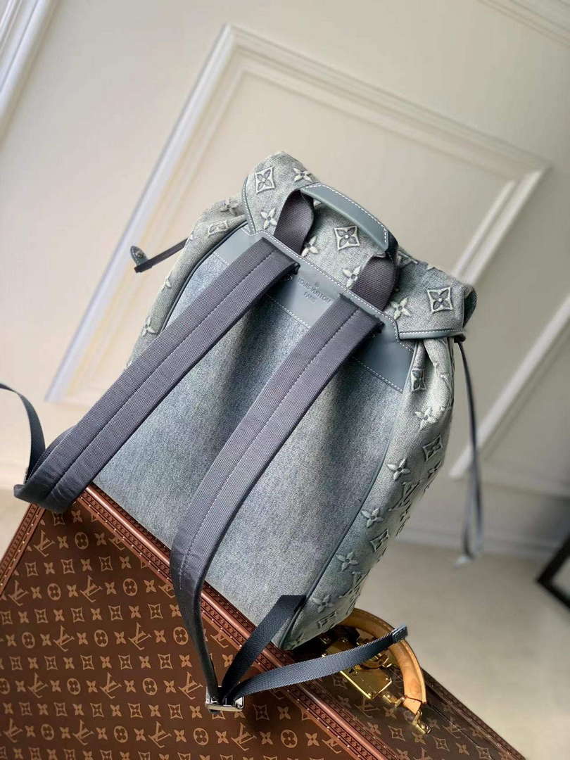 LV M22534 Louis Vuitton Montsouris Backpack