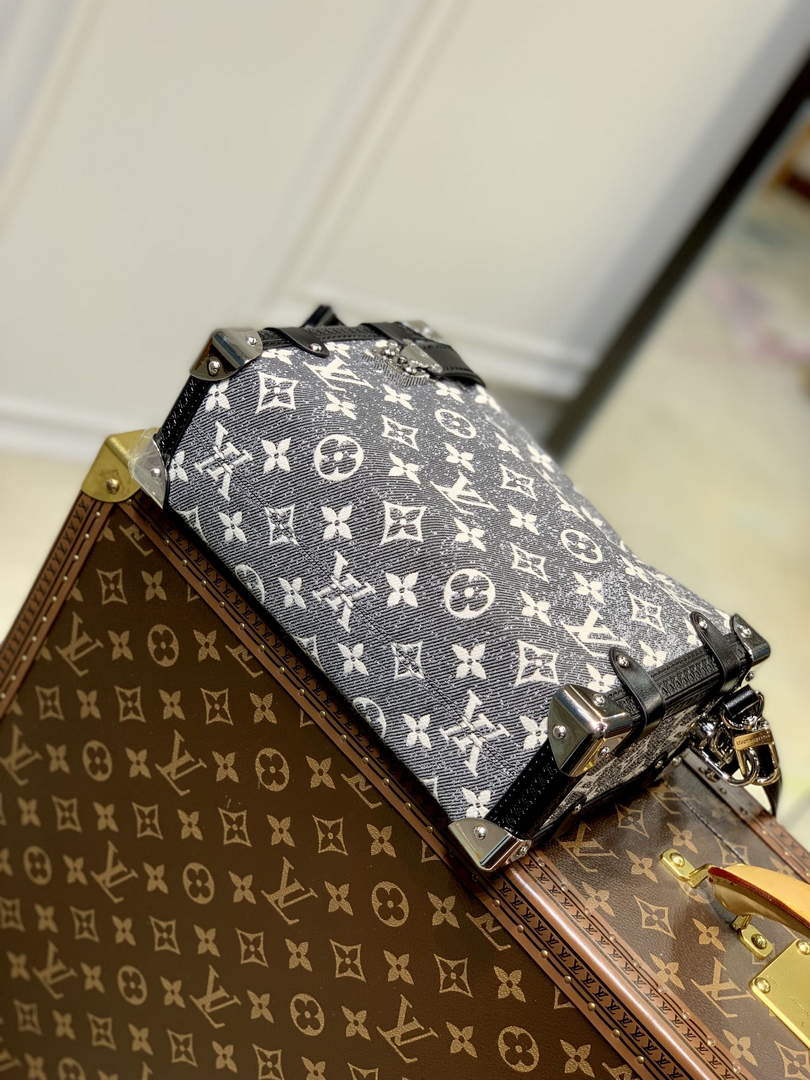 LV M21460 Louis Vuitton Side Trunk Bag