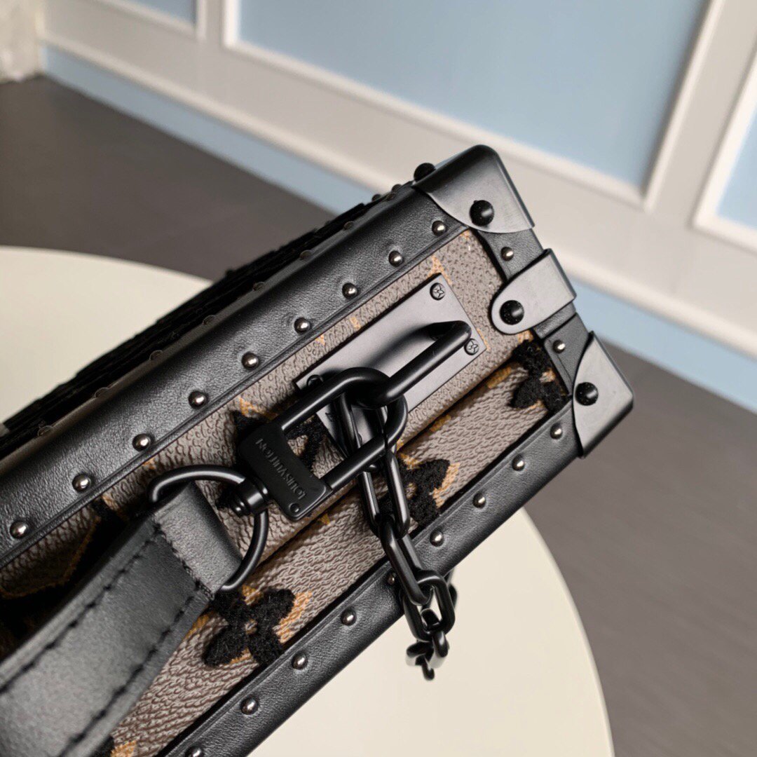 LV M20233 Louis Vuitton Clutch Box Bag M20230 Black