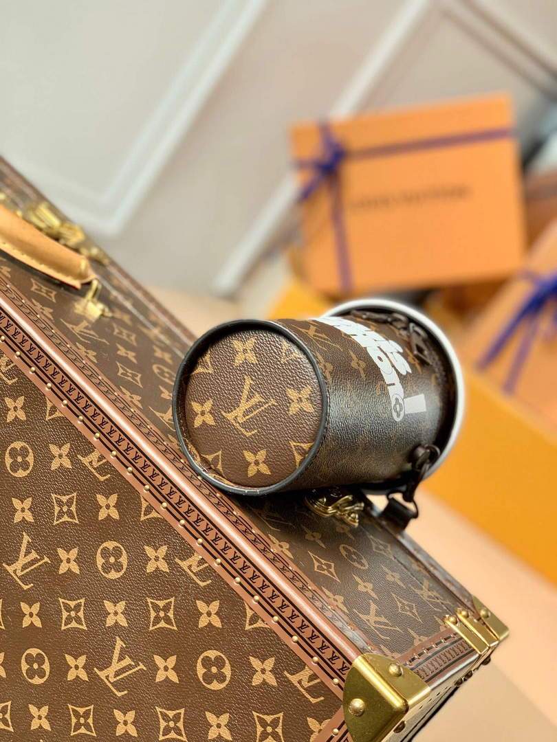 LV M80812 Louis Vuitton Coffee Cup Bag White