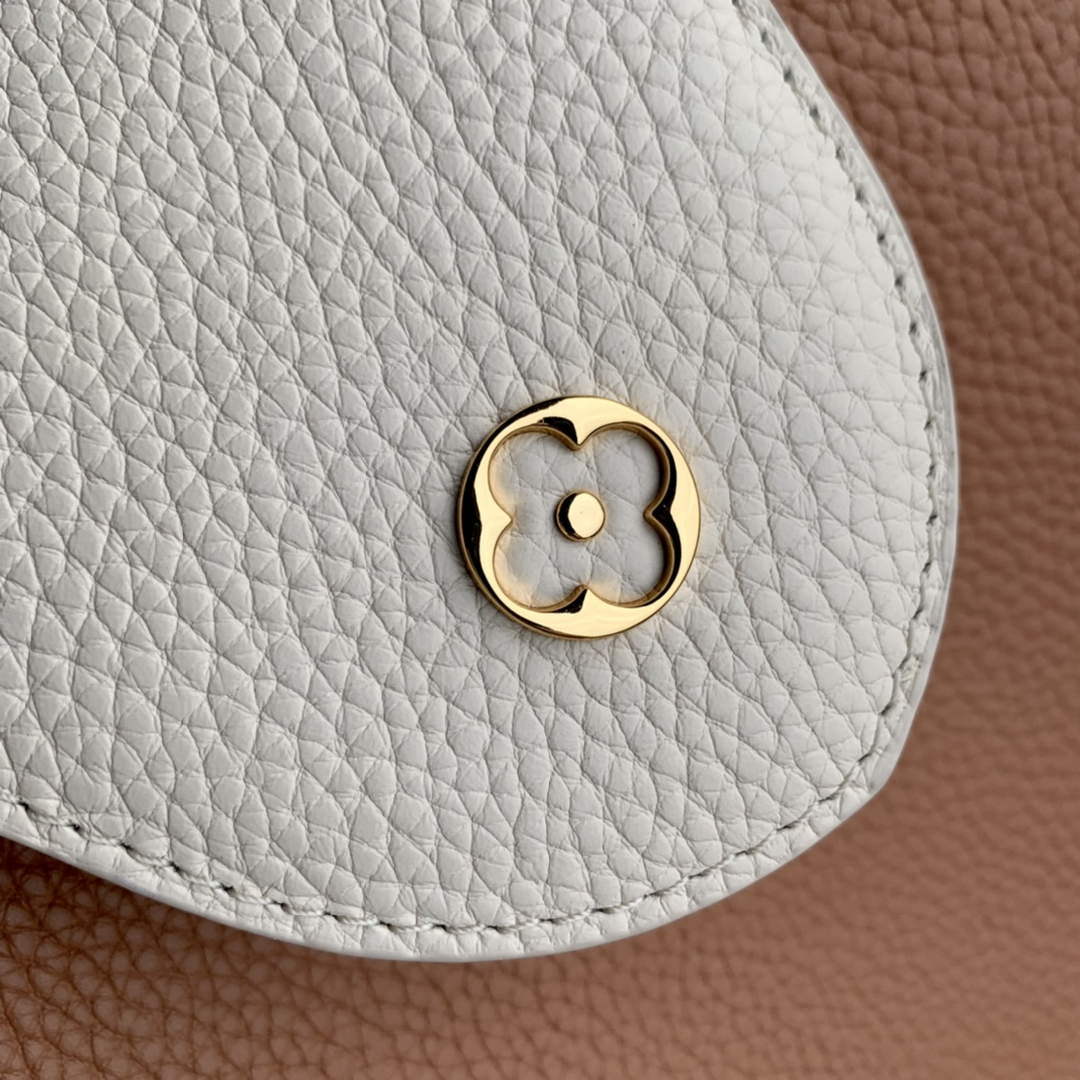 LV M21045 Louis Vuitton Capucines MM Bag Trianon Pink / Greige