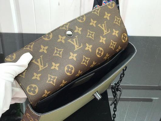 LV M30583 Louis Vuitton Pochette Voyage Steamer Bag Green