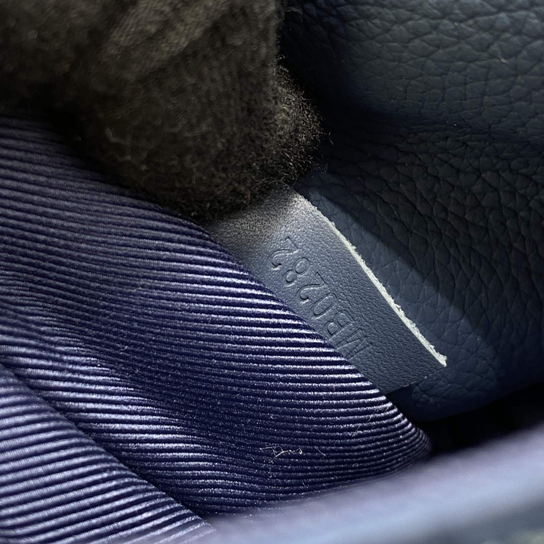 LV M57081 Louis Vuitton Takeoff Slingbag Navy blue