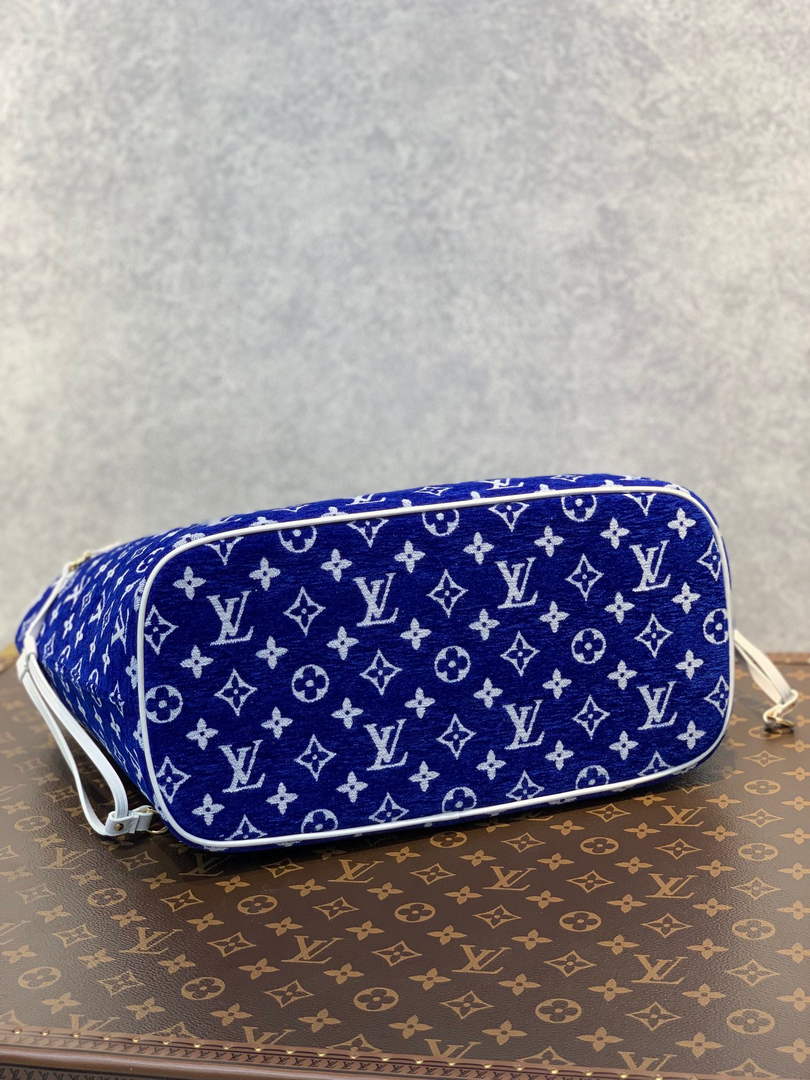 Louis Vuitton LV M46220 Neverfull MM Tote Bag Blue