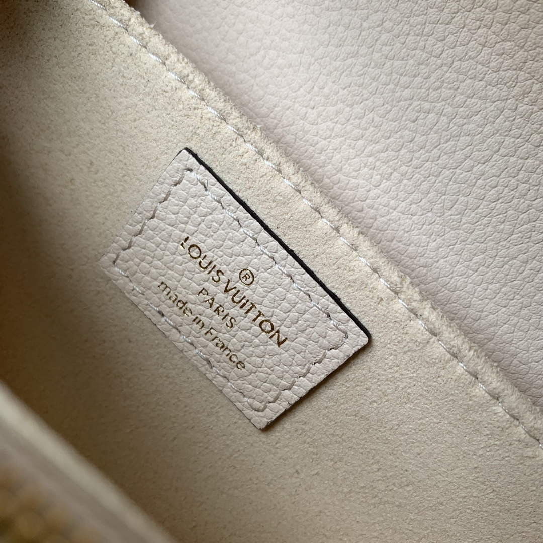 LV M22942 Louis Vuitton Pochette M��tis East West Handbag Cr��me Beige