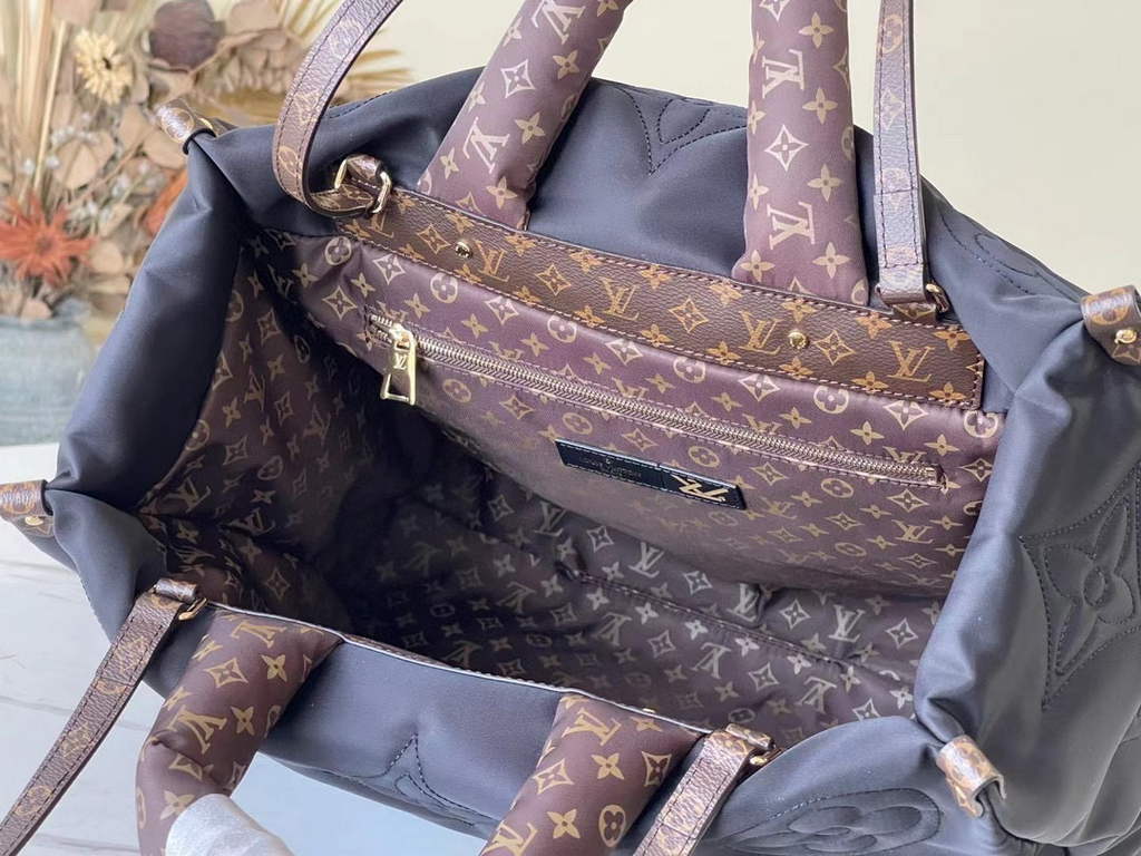 Louis Vuitton M59005 LV M59007 Onthego GM Bag Black