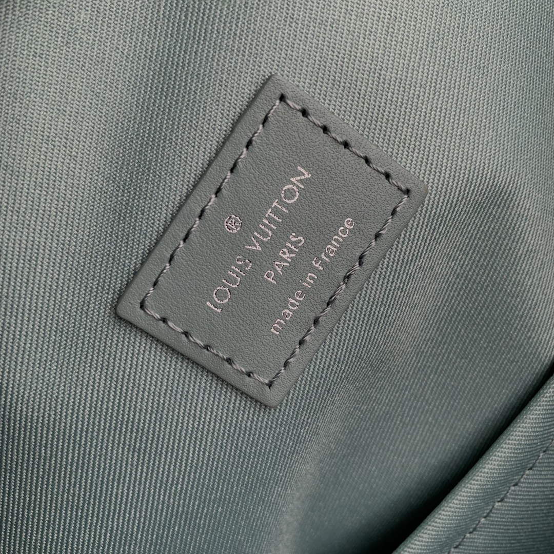 LV M22519 Louis Vuitton Discovery Backpack Crystal Blue