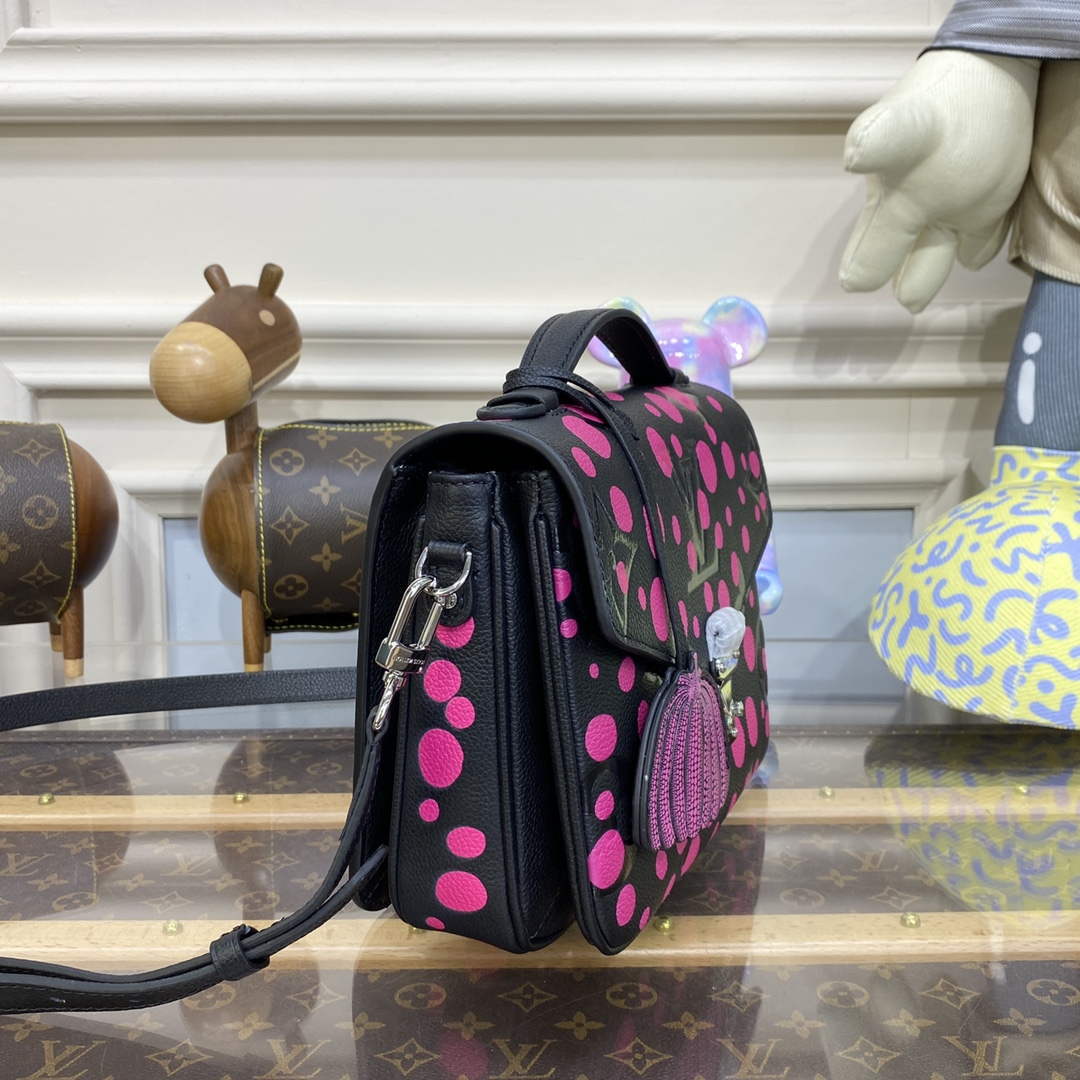 LV M46420 Louis Vuitton LV x YK Pochette M��tis Black/Fuchsia
