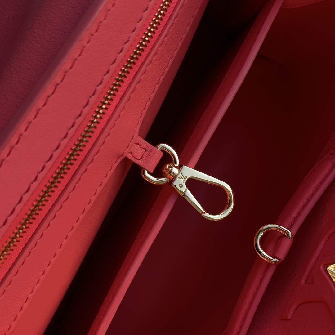 LV M22922 Louis Vuitton Capucines MM Handbag Pink